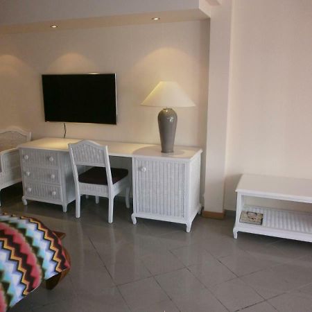 Studio En Bord De Mer - Residence La Vieille Tour Le Gosier  Bagian luar foto