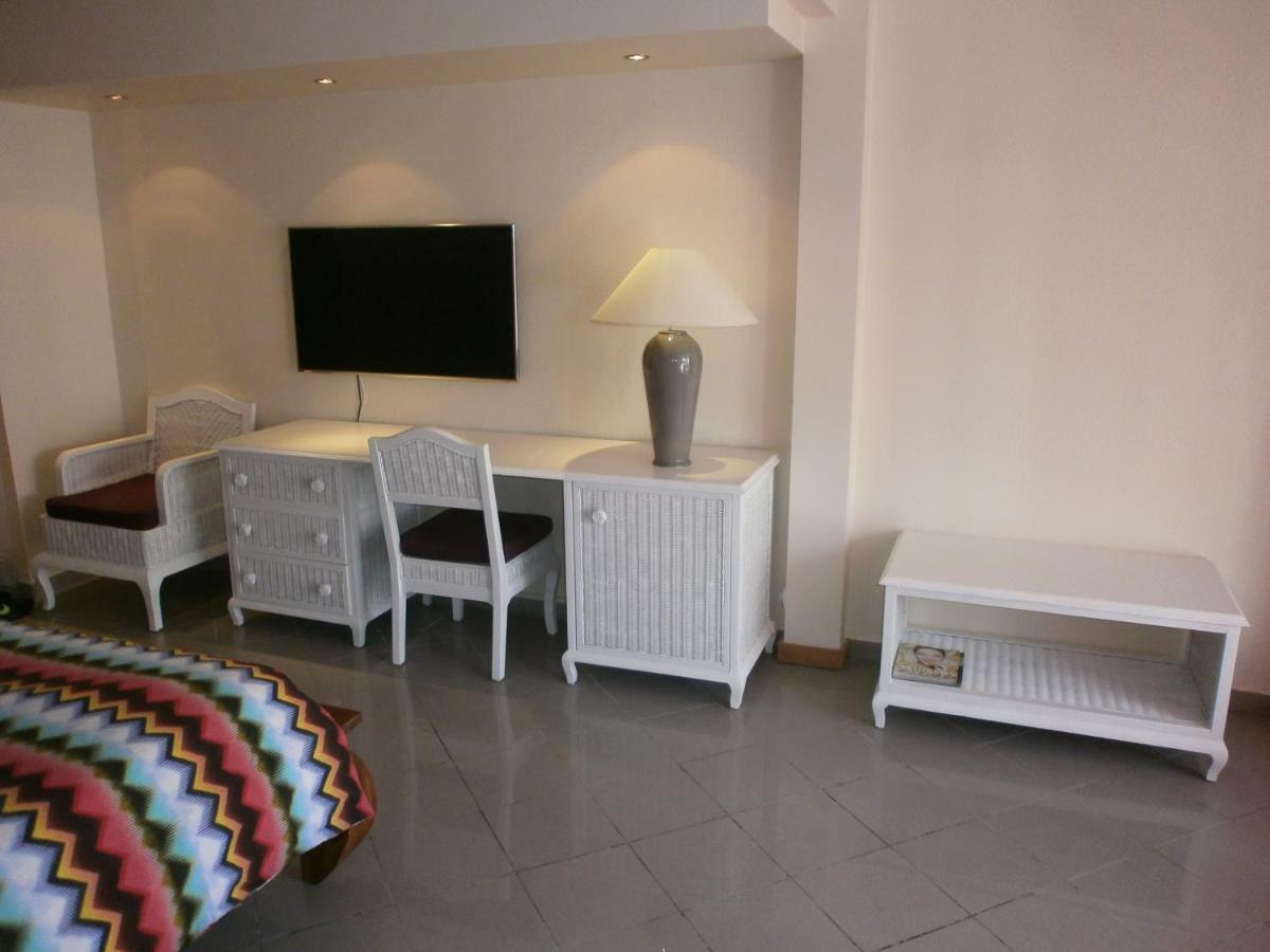 Studio En Bord De Mer - Residence La Vieille Tour Le Gosier  Bagian luar foto